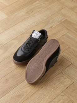 Retro sneakers