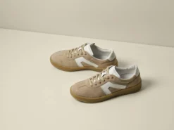 Sneakers i semsket skinn