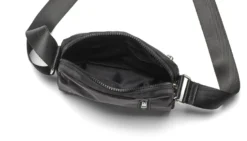 Sporty crossbody veske