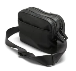 Sporty crossbody veske