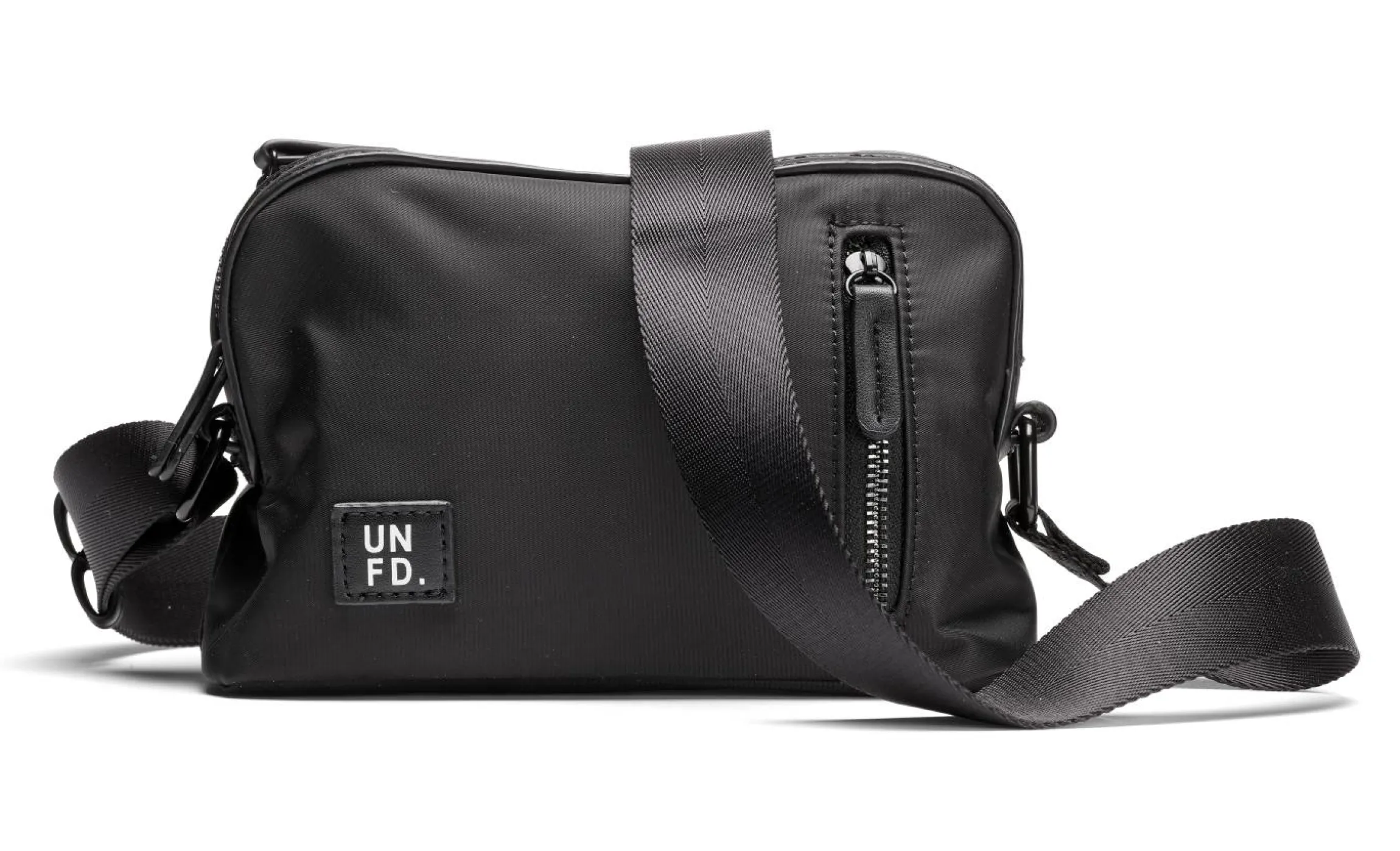 Sporty crossbody veske