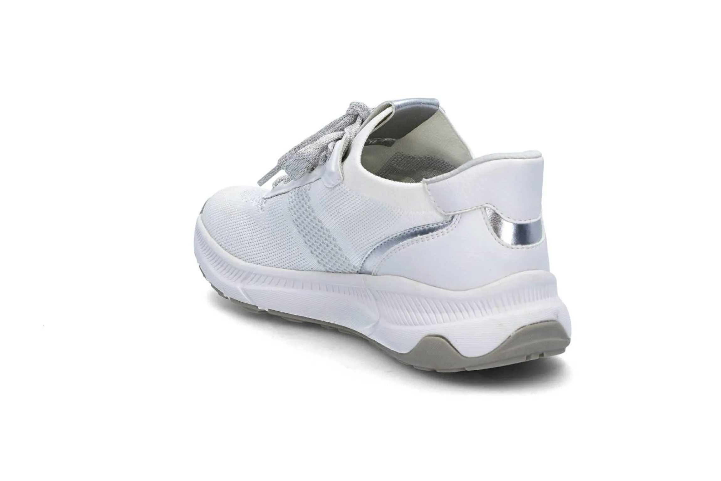 Sporty sneaker
